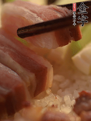轉(zhuǎn)小火，繼續(xù)蓋蓋子燜2-3分鐘。