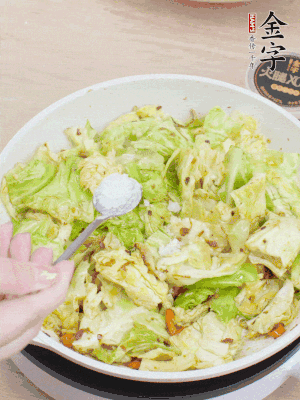 一點鹽、糖調(diào)味。