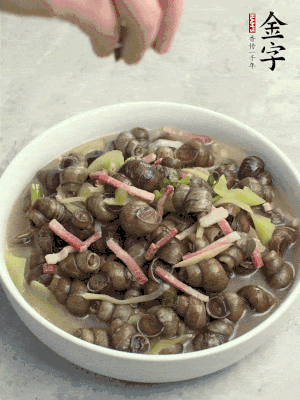 出鍋，撒點蔥花。
